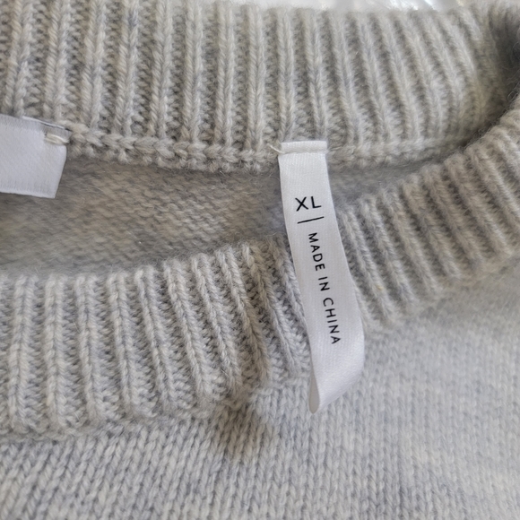 NWOT BLDWN Winslet Sweater - Picture 8 of 9